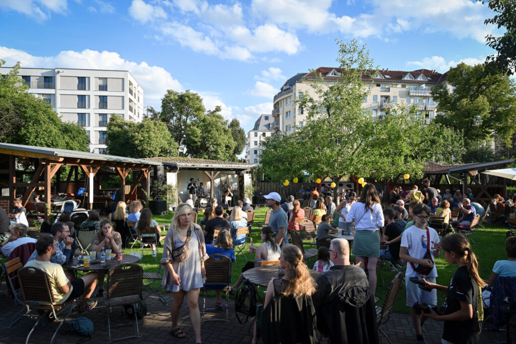 Musik für Pflanzen und Menschen; KGV Flora I 2024; Dresden; Kunsthaus Dresden