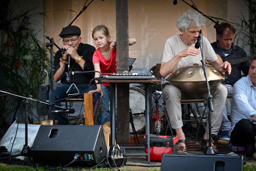 Musik für Pflanzen und Menschen; KGV Flora I 2024; Dresden; Kunsthaus Dresden