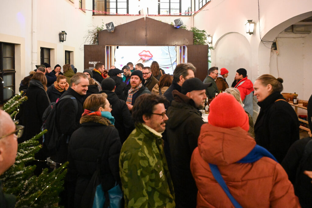 Kunsthaus Dresden, Weihnachtsmarkt der bildenden Künste Eröffnung