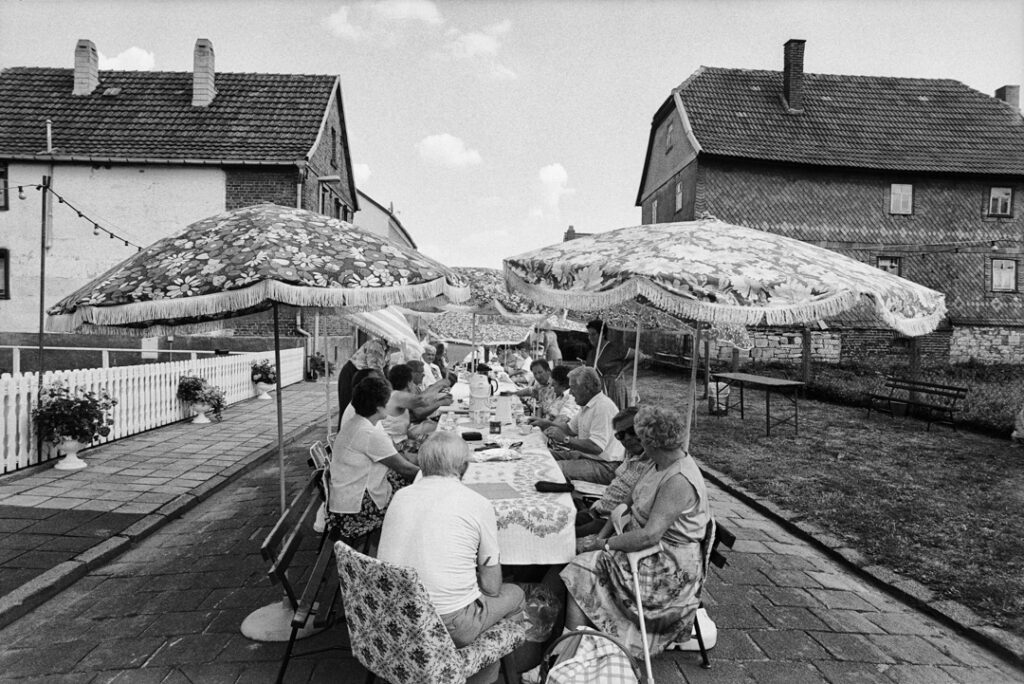 Was tun wir.  Bilder in Zeiten zerfallender Gewissheiten.