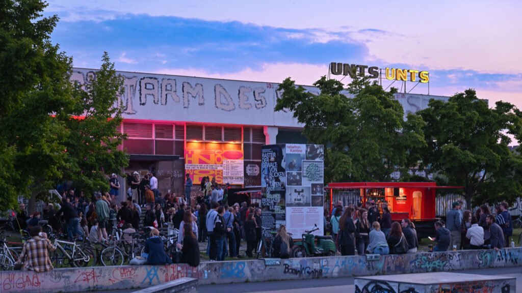 TECHNO; Austellungseröffnung; Kunsthaus Dresden; Robotron Kantine